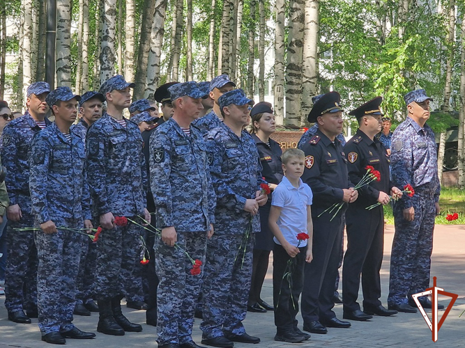 В день памяти и скорби Росгвардия почтила память участников Великой Отечественной войны в Югре