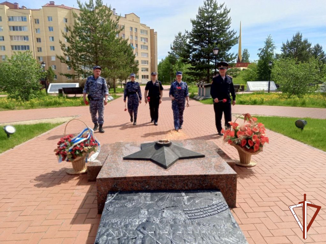  В день памяти и скорби Росгвардия почтила память участников Великой Отечественной войны  в Югре 
