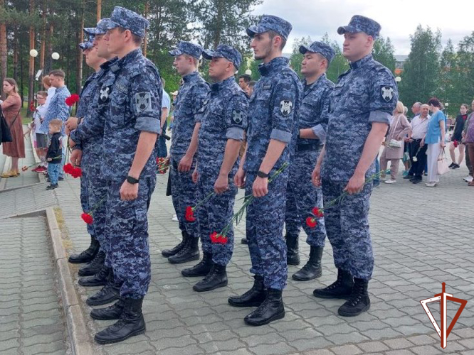  В день памяти и скорби Росгвардия почтила память участников Великой Отечественной войны  в Югре 