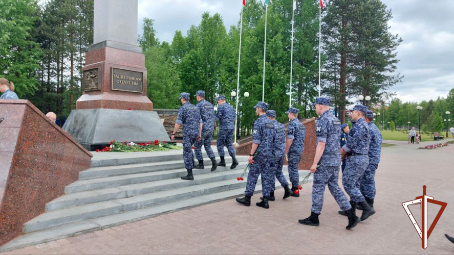  В день памяти и скорби Росгвардия почтила память участников Великой Отечественной войны  в Югре 