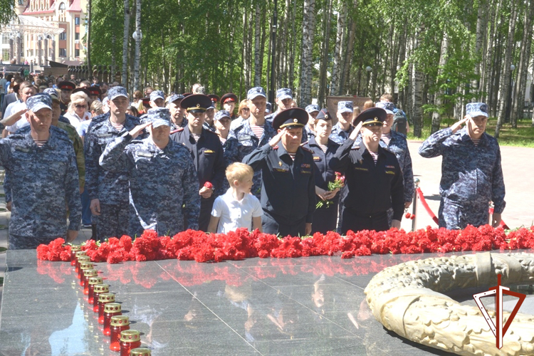  В день памяти и скорби Росгвардия почтила память участников Великой Отечественной войны  в Югре 