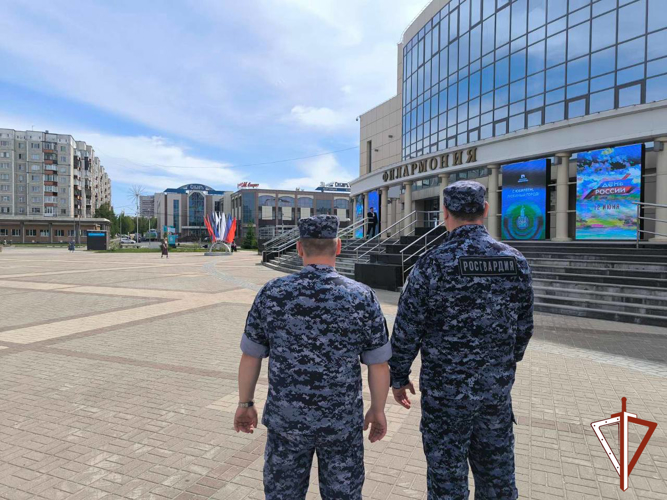 Росгвардия обеспечила безопасность празднования Дня России в Югре