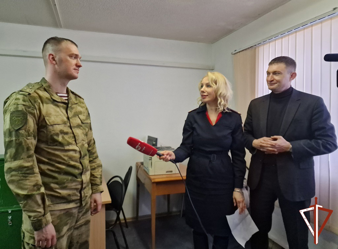 Очередной выпуск ведомственной программы «Югра – территория безопасности. Росгвардия» вышел в эфир региональной телекомпании (ВИДЕО) 