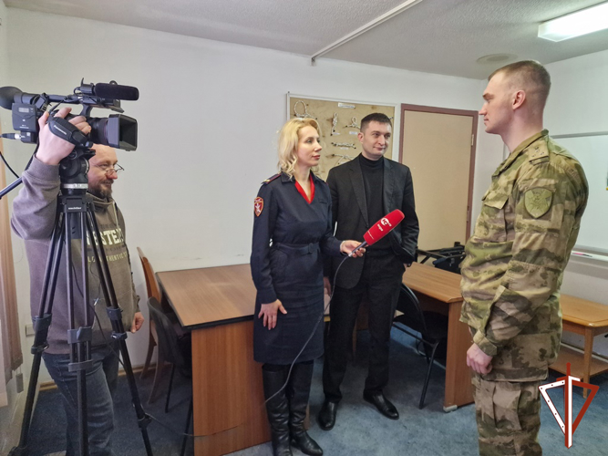 Очередной выпуск ведомственной программы «Югра – территория безопасности. Росгвардия» вышел в эфир региональной телекомпании (ВИДЕО) 