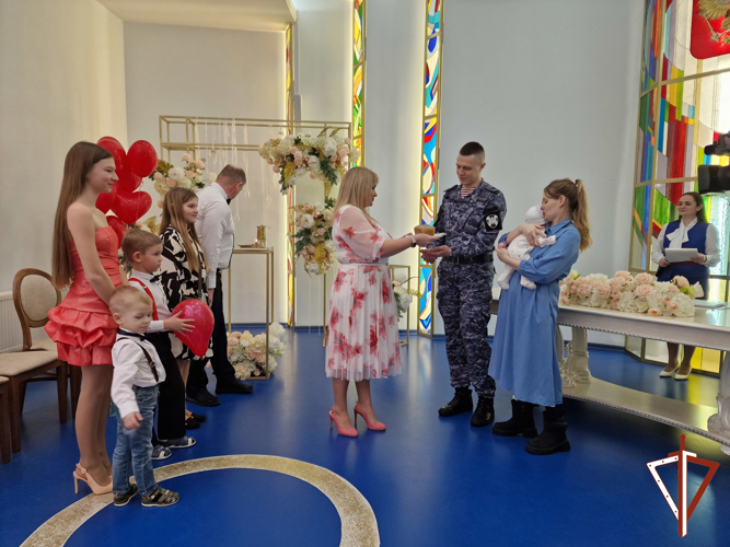Очередной выпуск ведомственной программы «Югра – территория безопасности. Росгвардия» посвящен Году семьи (ВИДЕО)