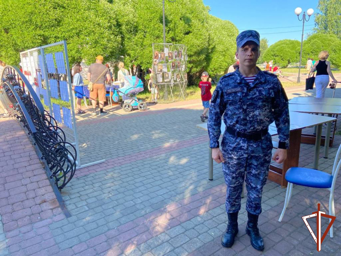 В Югре Росгвардия обеспечивает охрану общественного порядка при проведении мероприятий ко Дню семьи, любви и верности
