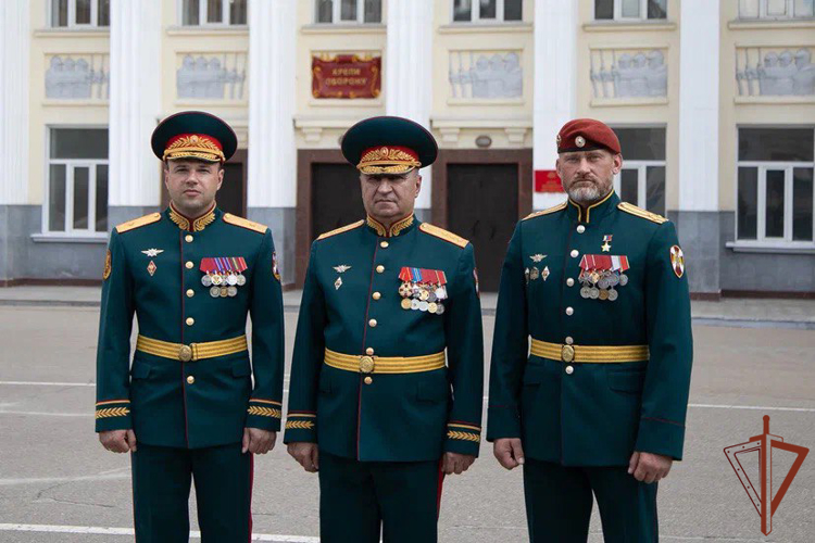 Начальник Саратовского военного института Росгвардии Герой России полковник Александр Белоглазов представлен личному составу (видео)