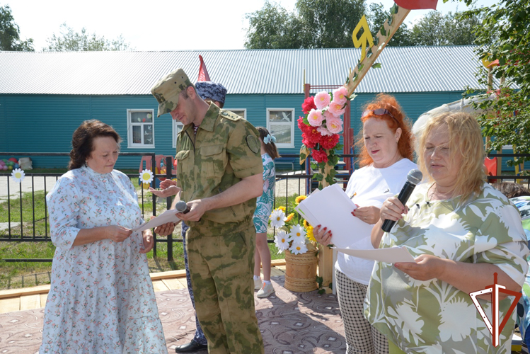 В Югре Росгвардия поблагодарила жителей села Батово за гуманитарную помощь участникам СВО