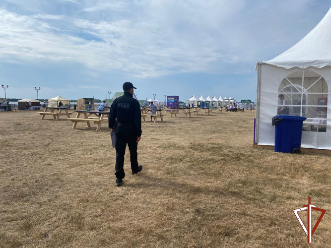 Росгвардия обеспечила безопасность летнего фестиваля «ПикникХМ» в Югре