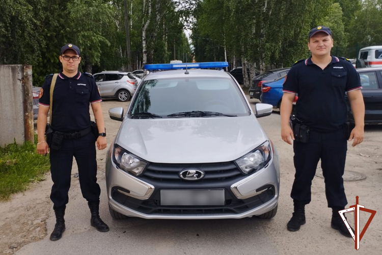 В Югре сотрудники вневедомственной охраны Росгвардии получили новые служебные автомобили