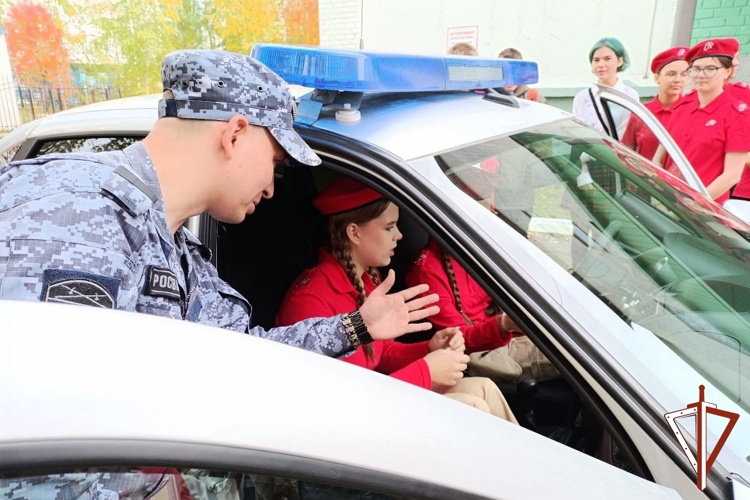 В Югре состоялись мероприятия, посвященные 76-летию Героя Российской Федерации генерал-полковника Анатолия Романова 