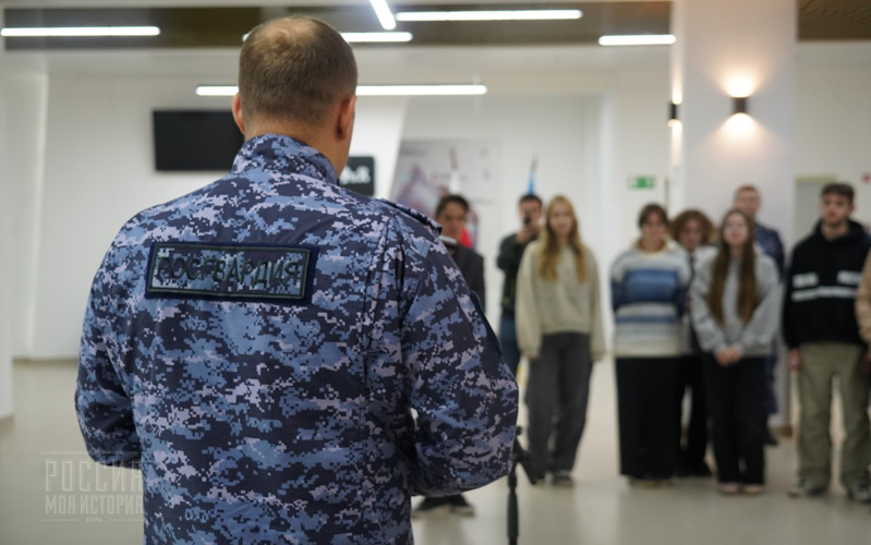 В Сургуте открылась фотовыставка, посвященная годовщине образования регионального управления Росгвардии