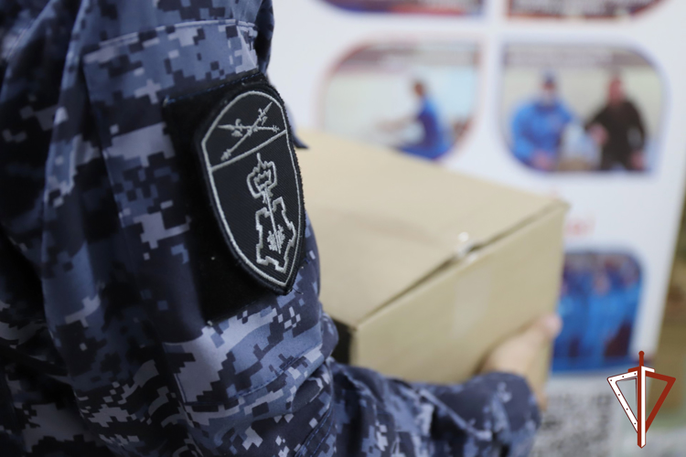 Военнослужащие и сотрудники Росгвардии организовали сбор гуманитарной помощи для жителей Курской области в Югре (видео)