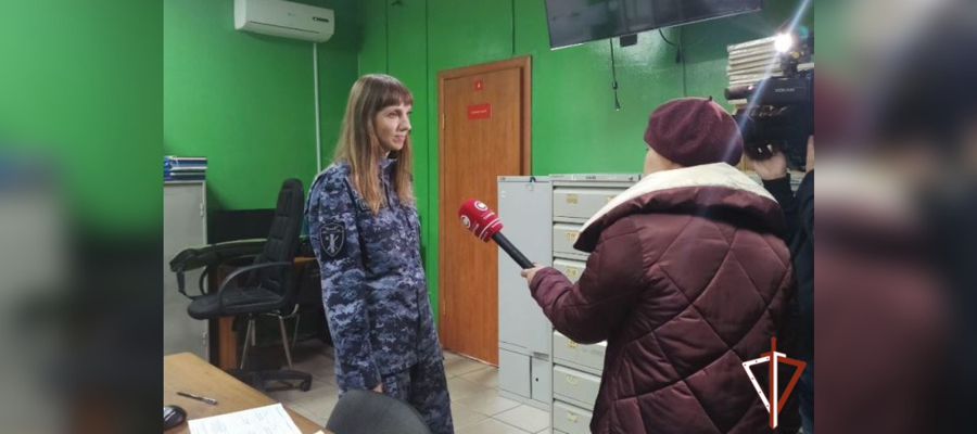В Югре Росгвардия переоформила 100 единиц оружия для передачи землякам - участникам СВО (ВИДЕО)