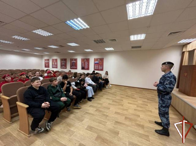 Ко Дню призывника Росгвардия проводит патриотические встречи с подрастающим поколением в Югре