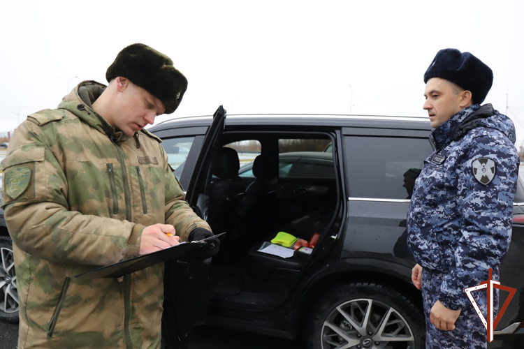В столице Югры прошел смотр личного транспорта военнослужащих и сотрудников Росгвардии