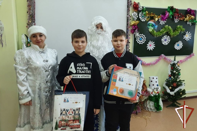 Дед Мороз специального назначения подарил юным югорчанам радость и веру в новогоднее чудо