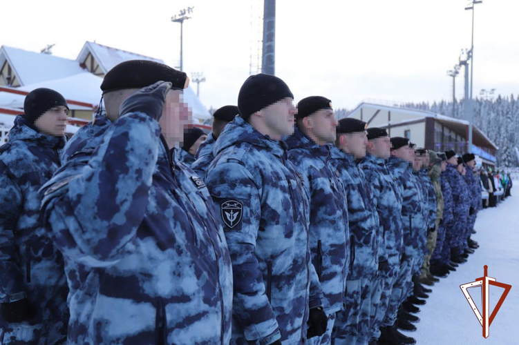 Турнир по биатлону в честь кавалера ордена Мужества бойца ОМОН «Стерх» Росгвардии стартовал в Югре