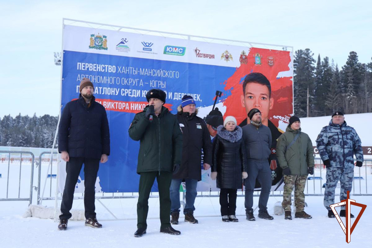 Турнир по биатлону в честь кавалера ордена Мужества бойца ОМОН «Стерх» Росгвардии стартовал в Югре