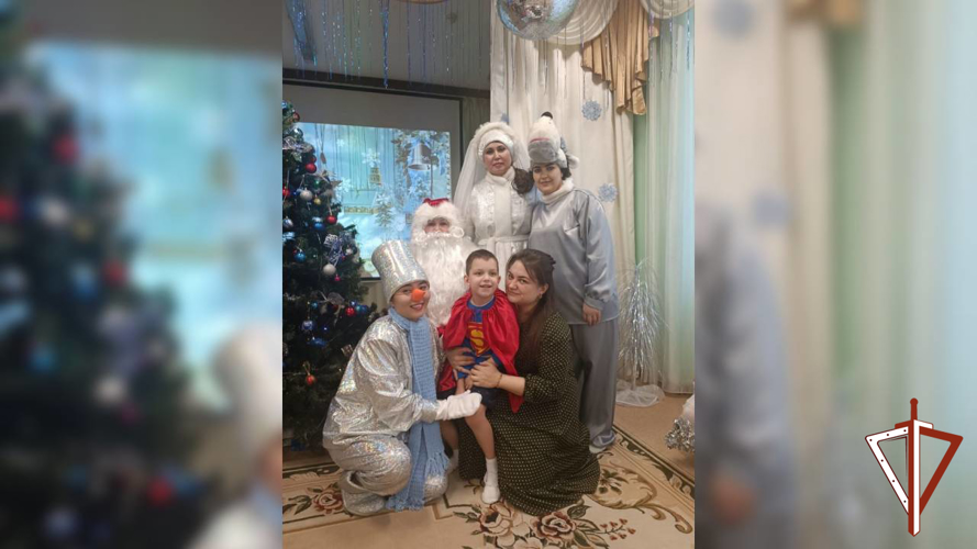 Дед Мороз специального назначения подарил юным югорчанам радость и веру в новогоднее чудо