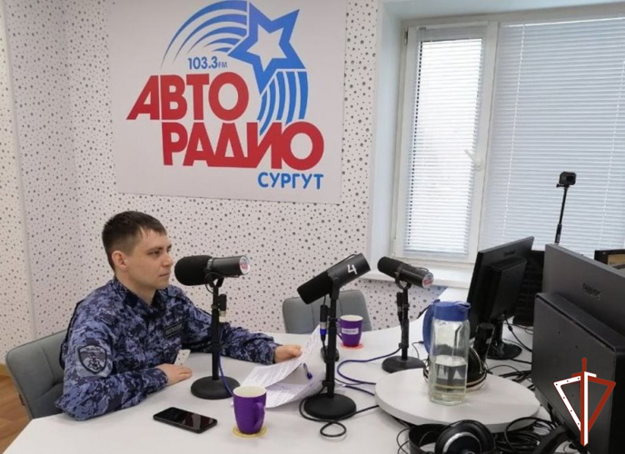 Офицеры Росгвардии приняли участие в цикле теле- и радиоэфирах на региональном телевидении