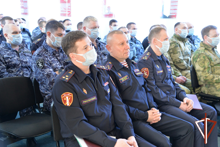 В Югре военнослужащие и сотрудники Росгвардии приняли участие в мероприятиях, посвященных Дню защитника Отечества