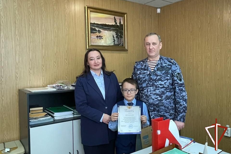 Конкурс рисунков в честь защитников Отечества состоялся в Пыть-Яхском отделе вневедомственной охраны Росгвардии