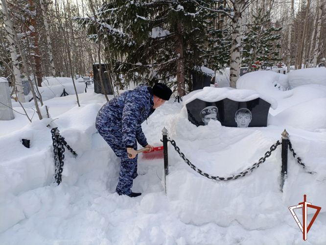В Югре военнослужащие и сотрудники Росгвардии приняли участие в мероприятиях, посвященных Дню защитника Отечества