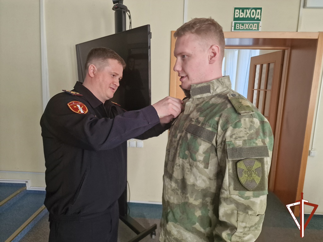 В Югре военнослужащие и сотрудники Росгвардии приняли участие в торжественных мероприятиях ко дню образования ведомства