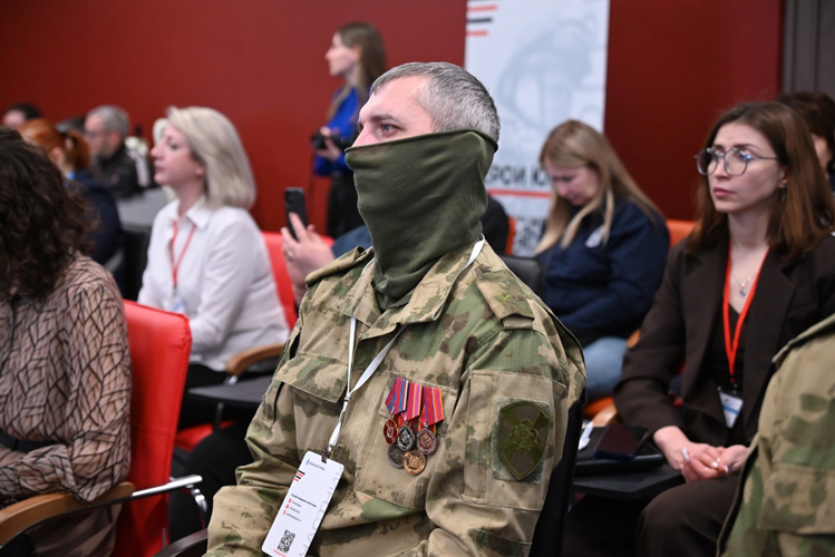 В Югре офицеры Росгвардии стали слушателями одной из первых в стране образовательных программ для участников СВО  