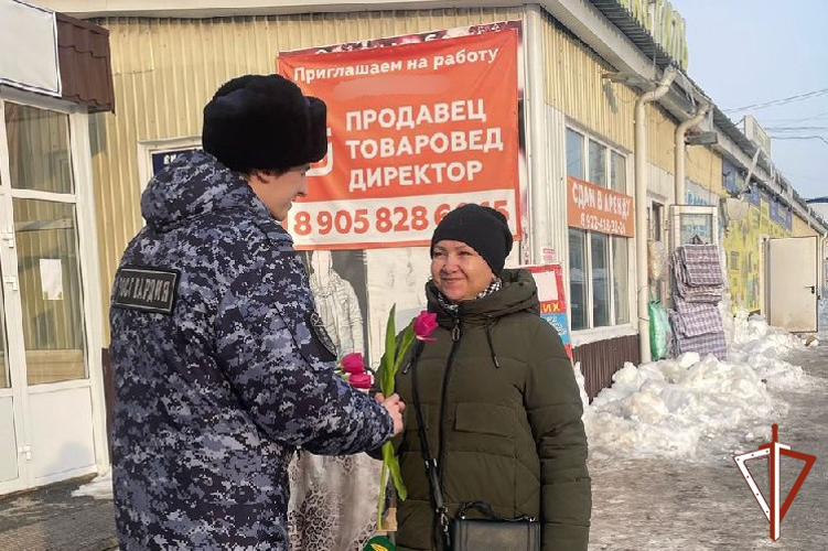 Ведомственная акция «Весенний комплимент от Росгвардии» состоялась в Югре