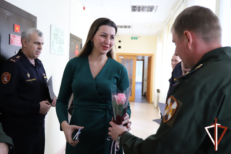 В Югре росгвардейцы провели праздничные мероприятия в честь Международного женского дня