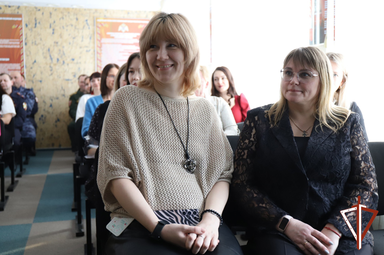 В Югре росгвардейцы провели праздничные мероприятия в честь Международного женского дня