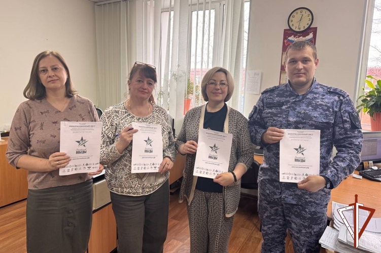 В Югре военнослужащие и сотрудники Росгвардии написали «Диктант Победы»