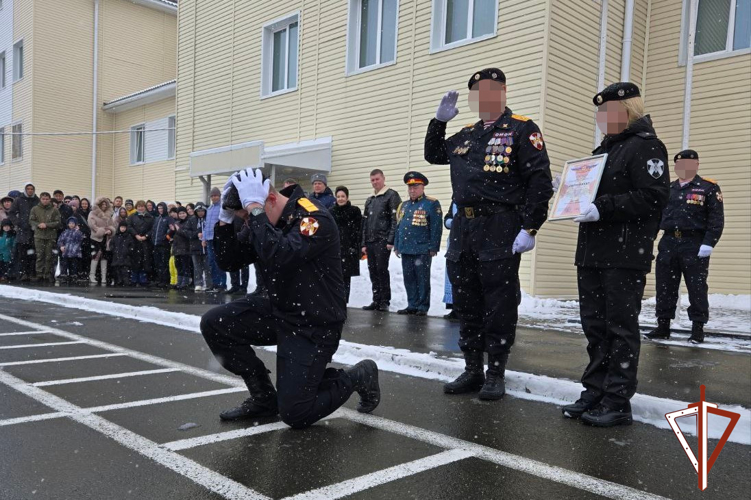 На базе сургутского ОМОН состоялся день открытых дверей, посвященный 11-летию спецподразделения