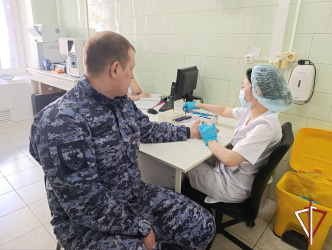 В Югре росгвардейцы провели ведомственную акцию «От сердца к сердцу»