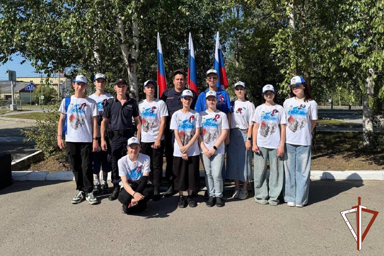В Югре Росгвардия проводит профилактические уроки с подшефными школьниками в преддверии Дня знаний  