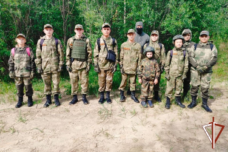 В Югре Росгвардия проводит мероприятия с подшефными школьниками, посвященные 107 годовщине со дня рождения генерала армии И. К. Яковлева