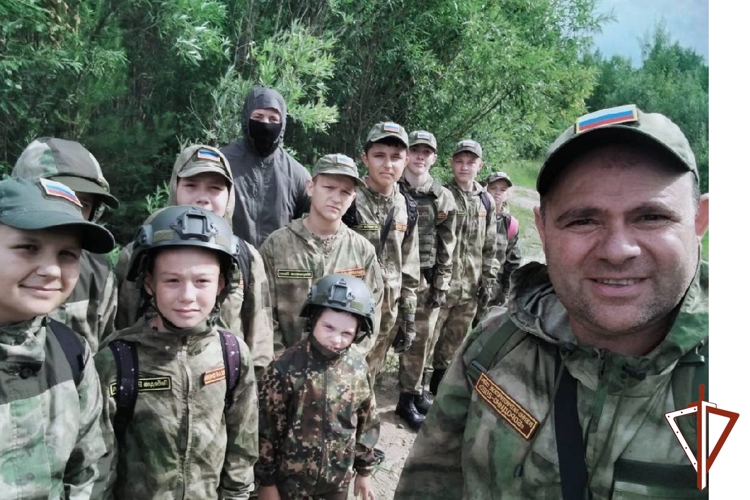 В Югре Росгвардия проводит мероприятия с подшефными школьниками, посвященные 107 годовщине со дня рождения генерала армии И. К. Яковлева