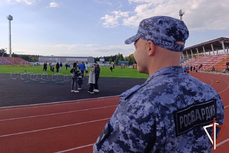 Росгвардия в Югре обеспечила правопорядок Всероссийского дня бега «Кросс нации»