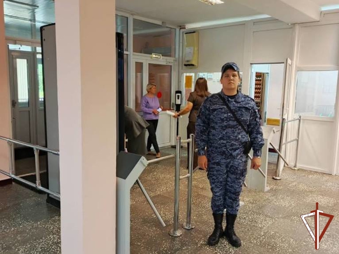 В Югре Росгвардия обеспечила безопасность мероприятий,  посвящённых Дню знаний  