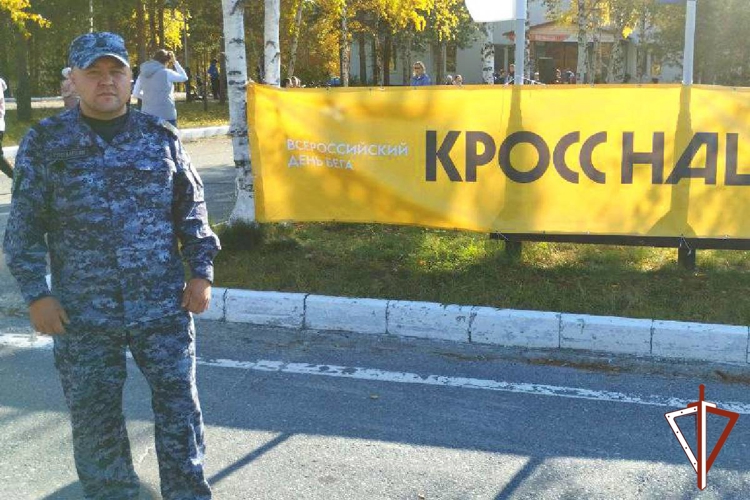 Росгвардия в Югре обеспечила правопорядок Всероссийского дня бега «Кросс нации»