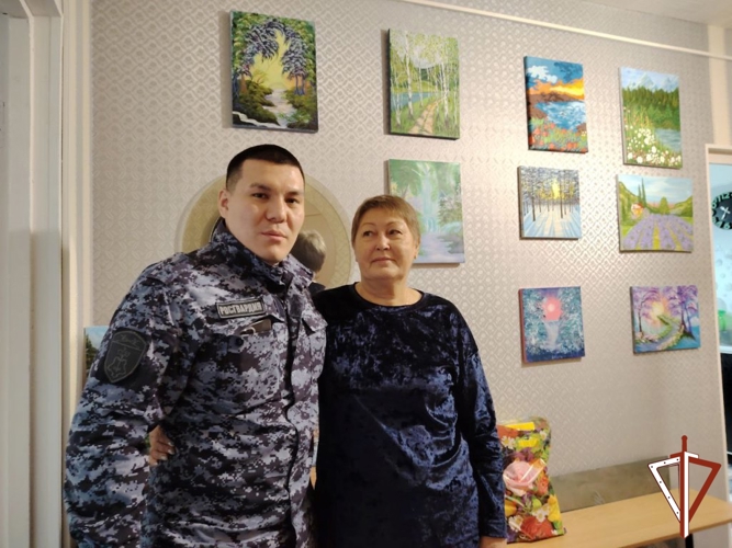 В Югре Росгвардия поздравила учителей с профессиональным праздником