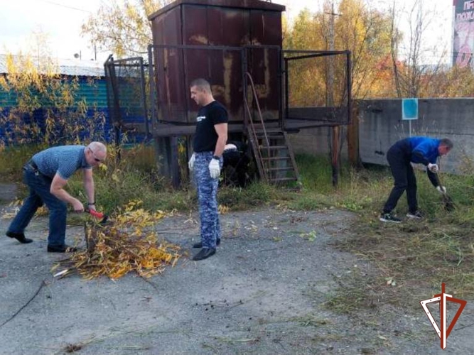 В Югре Росгвардия поддержала всероссийский экологический проект «Зеленая Россия»