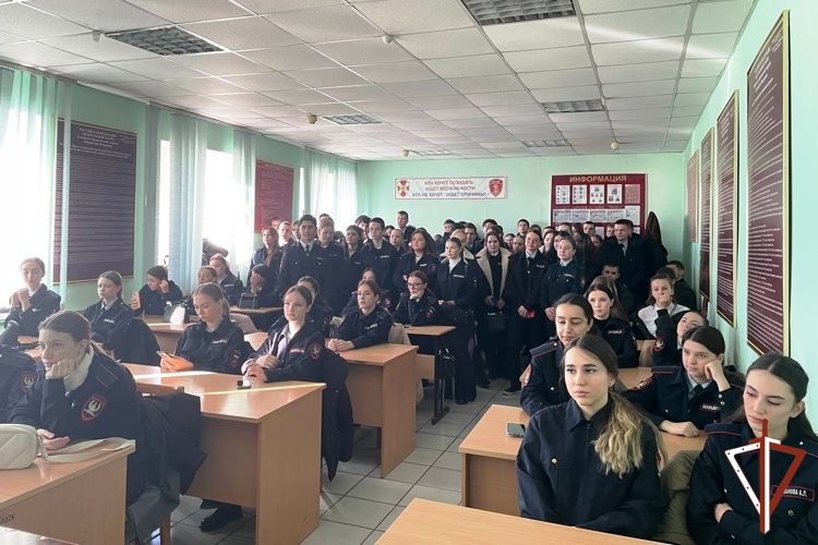 Вневедомственная охрана Росгвардии открыла свои двери для юных югорчан