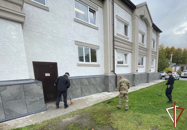 В Югре Росгвардия поддержала всероссийский экологический проект «Зеленая Россия»