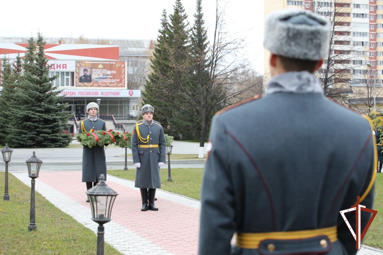 Уральский округ войск национальной гвардии Росгвардии награжден орденом Жукова