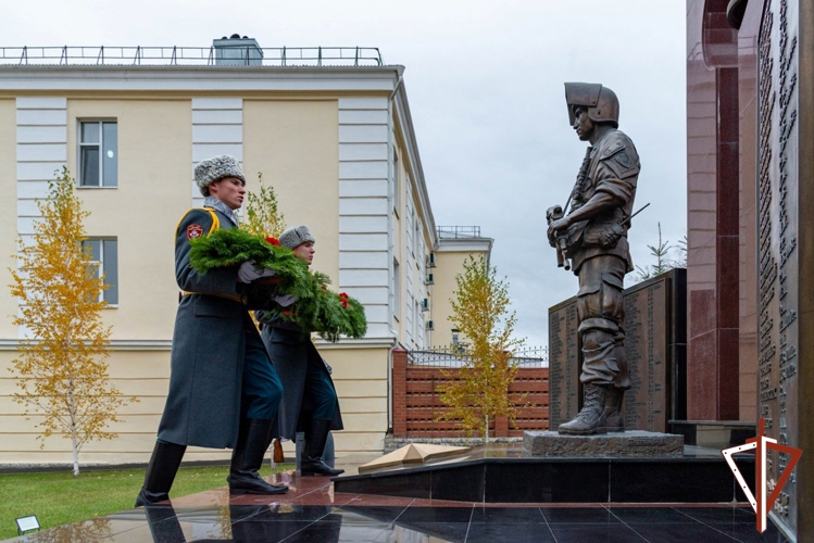 Уральский округ войск национальной гвардии Росгвардии награжден орденом Жукова