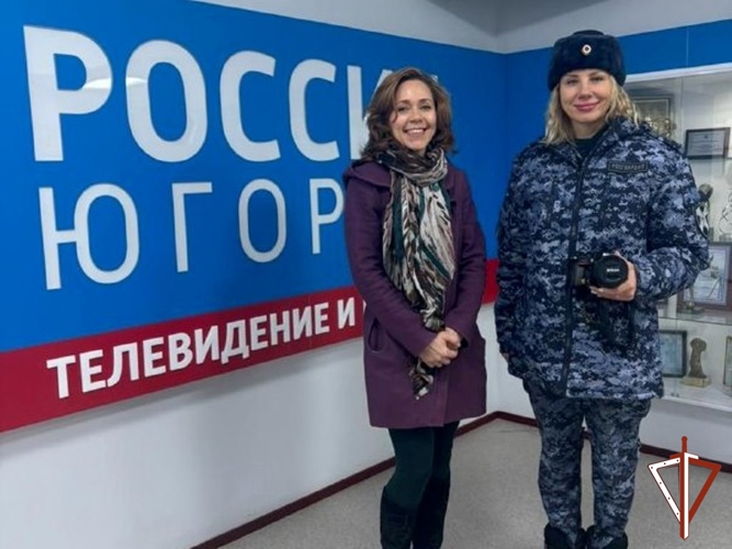 В Югре Росгвардия рассказала об открытии выставки акварельных картин «Я вернусь» художника Юлии Виноградовой  