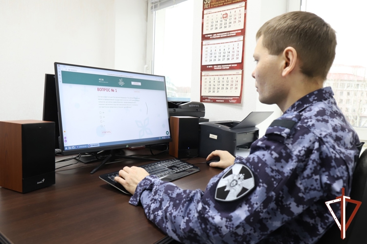 Росгвардейцы Югры присоединились к Всероссийской акции «Большой этнографический диктант»